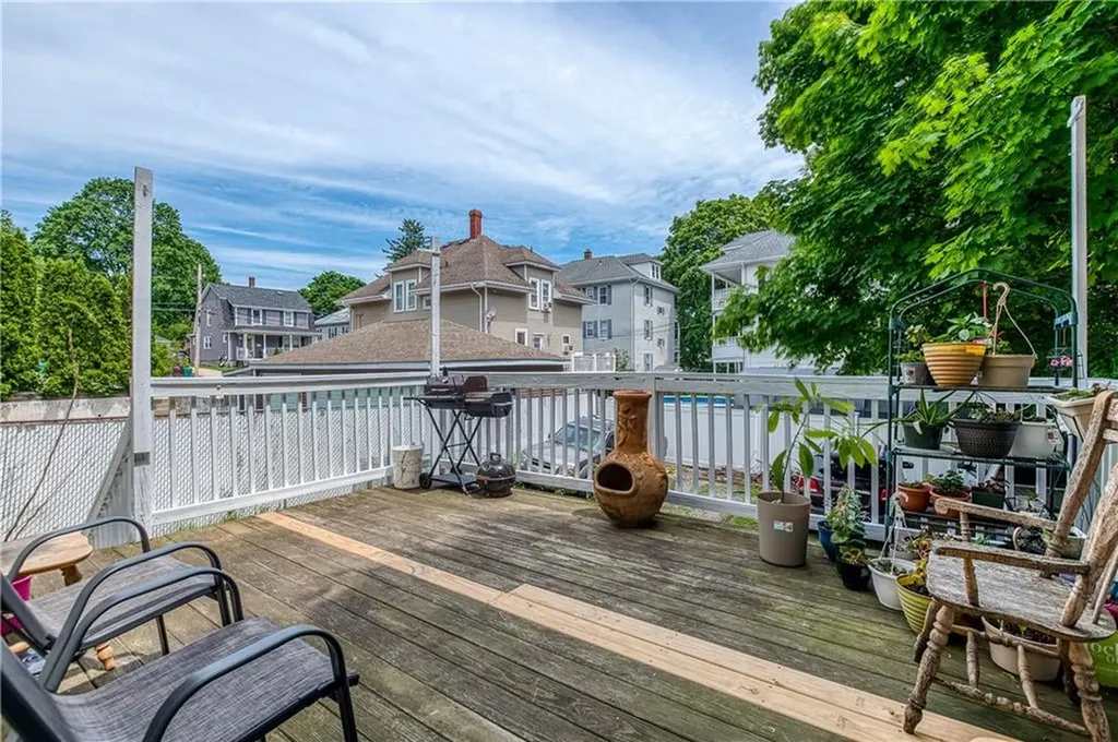 32 Vine Street Woonsocket RI 02895