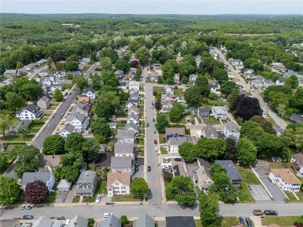 32 Vine Street Woonsocket RI 02895