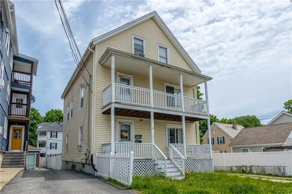 32 Vine Street Woonsocket RI 02895