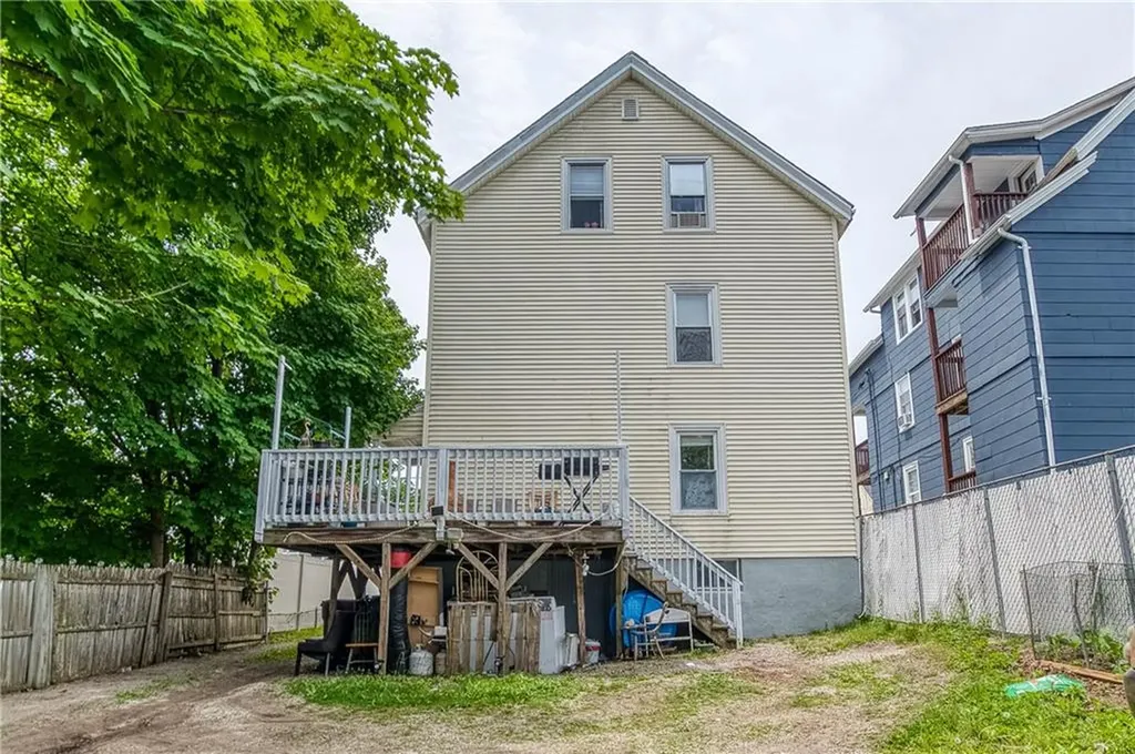 32 Vine Street Woonsocket RI 02895