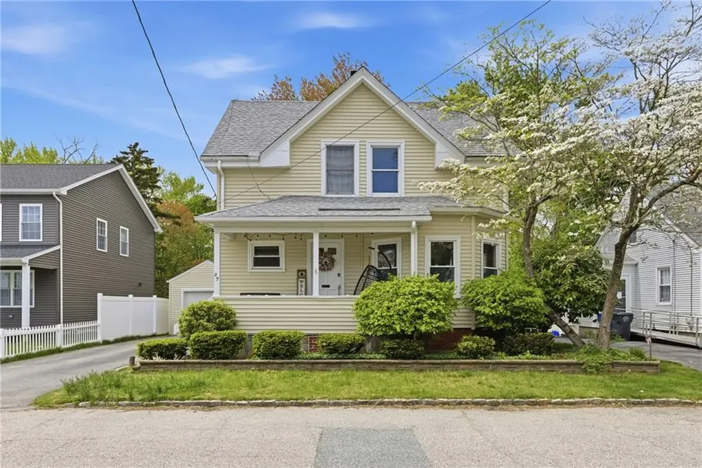 27 Hemlock Avenue Cranston RI 02910