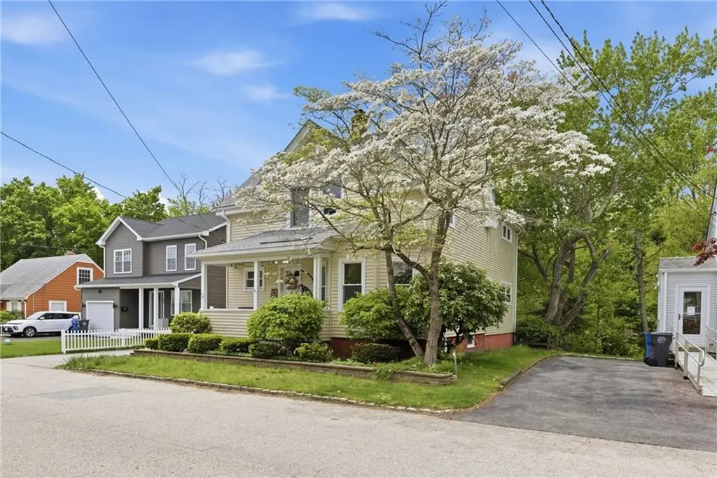 27 Hemlock Avenue Cranston RI 02910