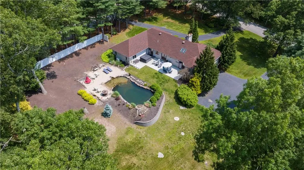140 White Birch Circle Scituate RI 02831