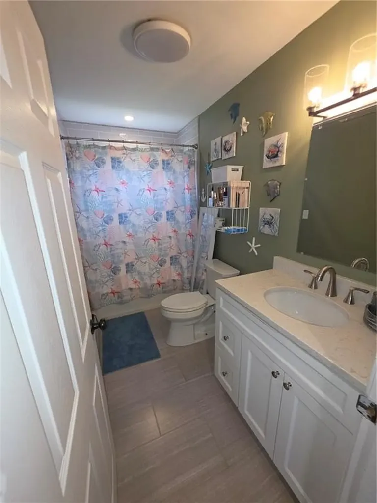 95 2nd Avenue Cranston RI 02910