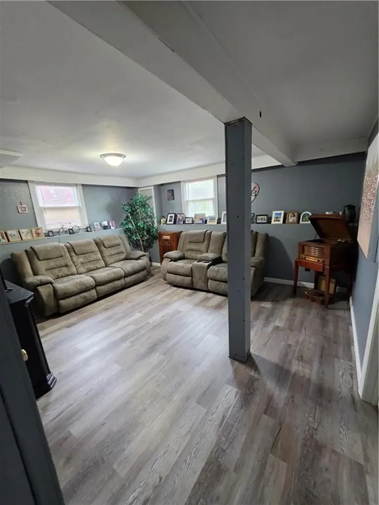 95 2nd Avenue Cranston RI 02910