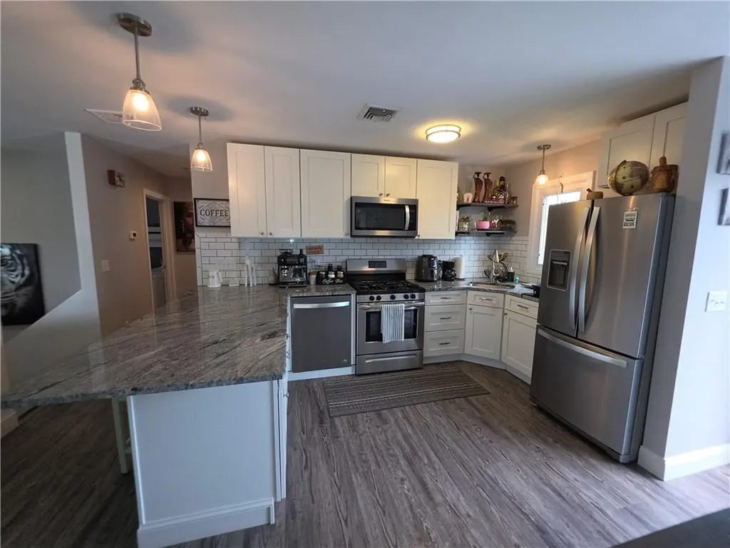 95 2nd Avenue Cranston RI 02910