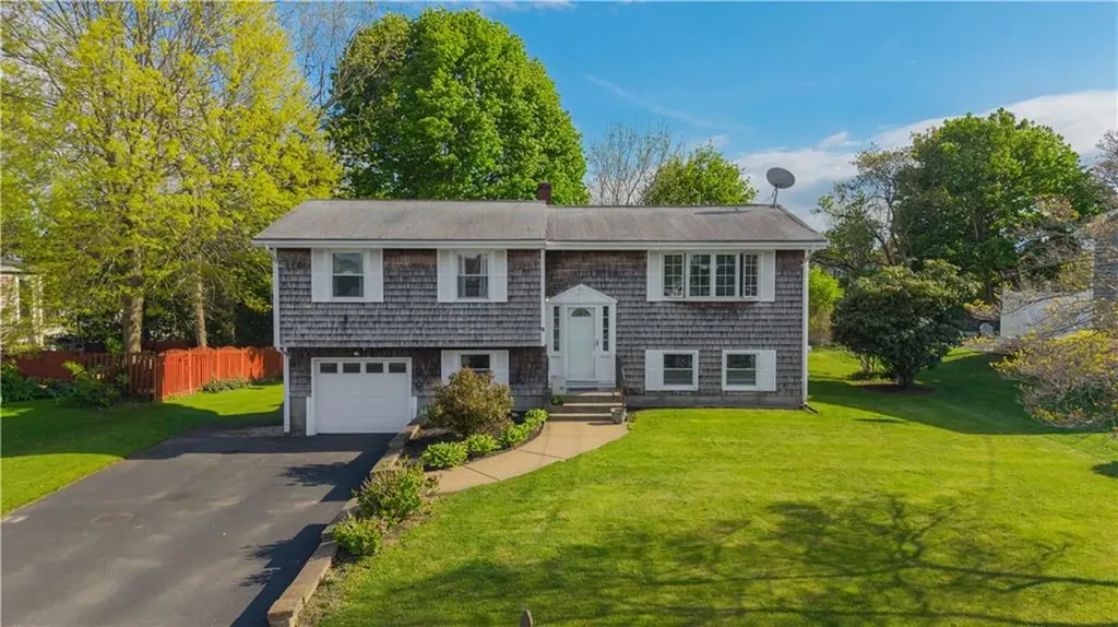 20 Namquid Drive Middletown RI 02842