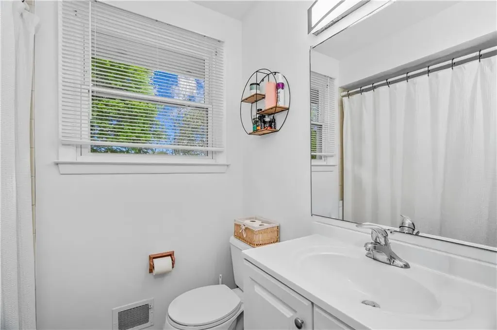 20 Namquid Drive Middletown RI 02842