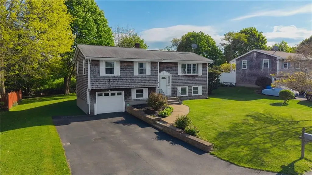 20 Namquid Drive Middletown RI 02842