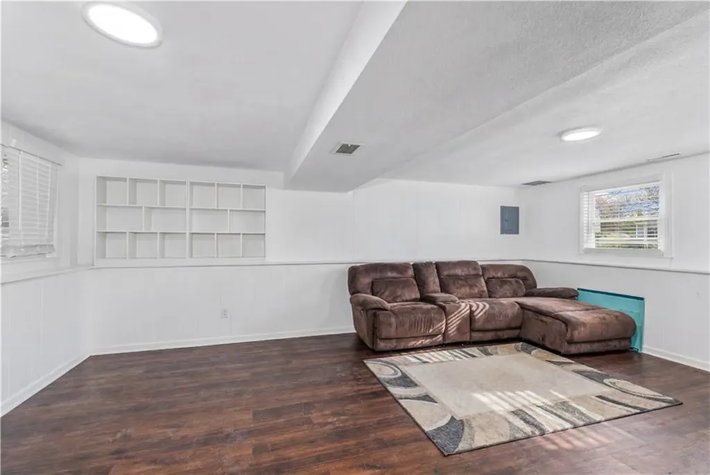 20 Namquid Drive Middletown RI 02842