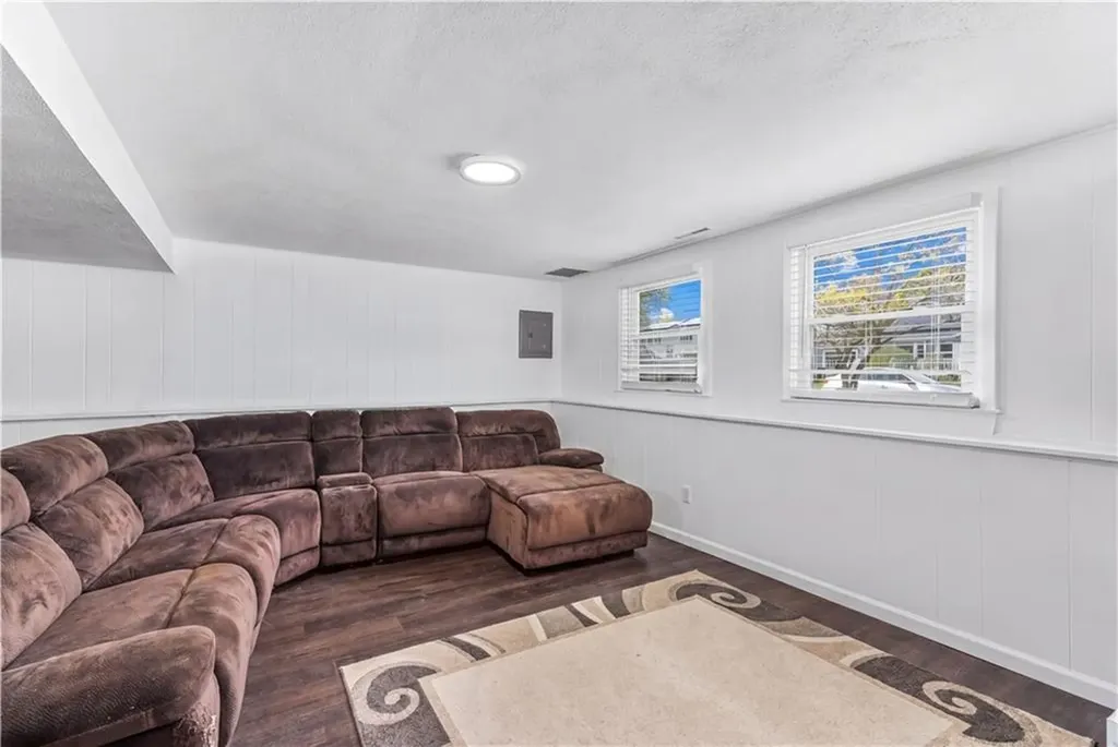 20 Namquid Drive Middletown RI 02842