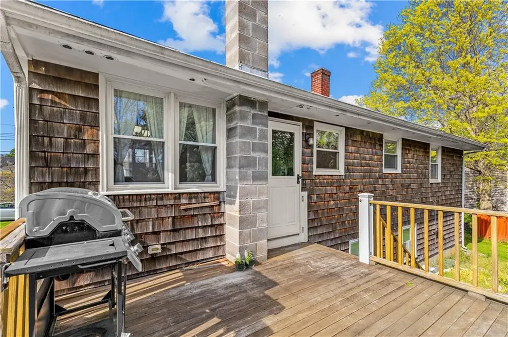 20 Namquid Drive Middletown RI 02842