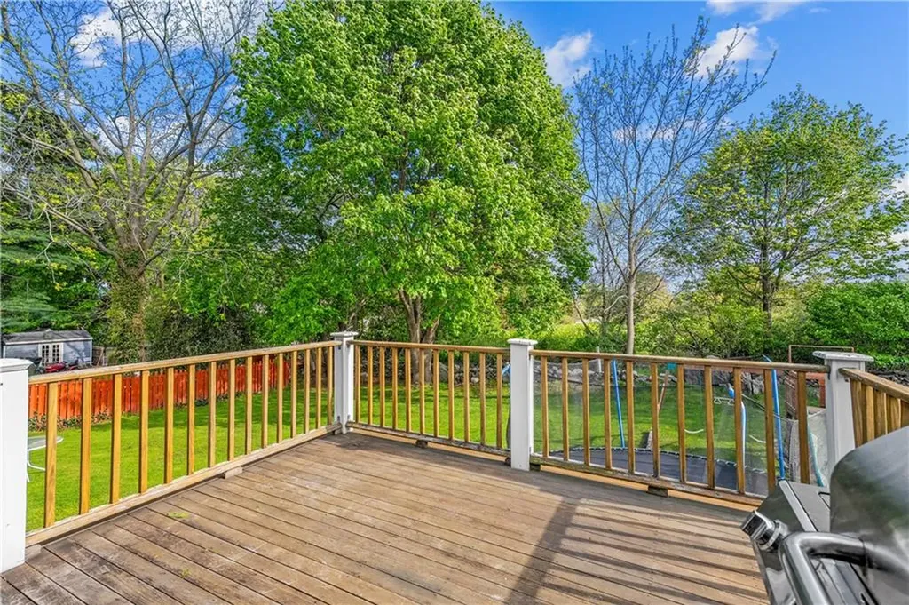 20 Namquid Drive Middletown RI 02842