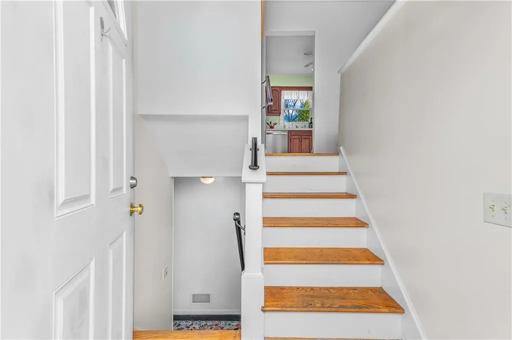 20 Namquid Drive Middletown RI 02842