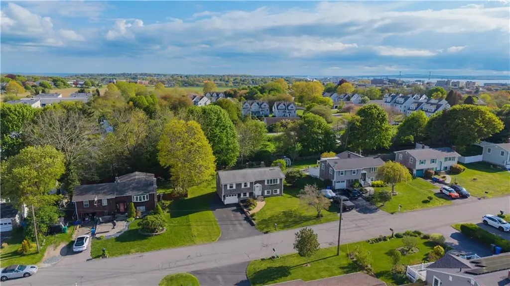 20 Namquid Drive Middletown RI 02842
