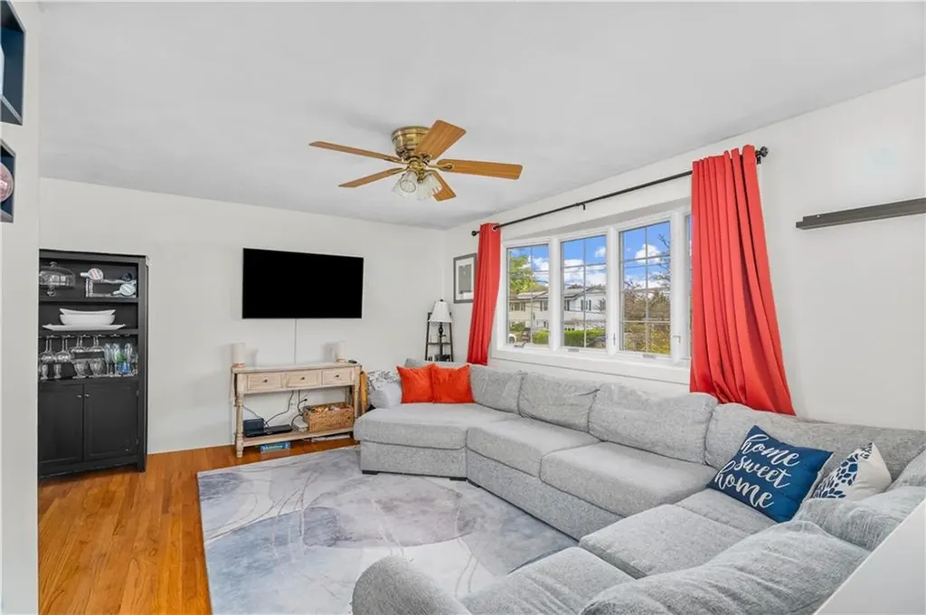 20 Namquid Drive Middletown RI 02842
