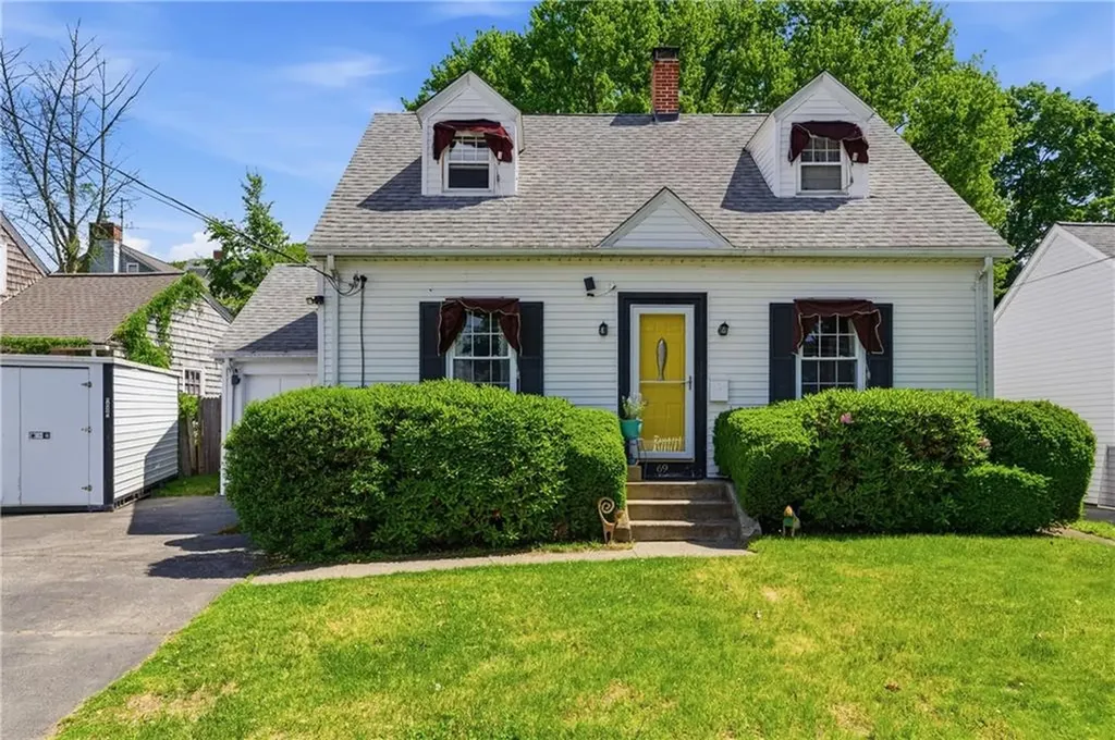 69 Roger Williams Avenue East Providence RI 02916