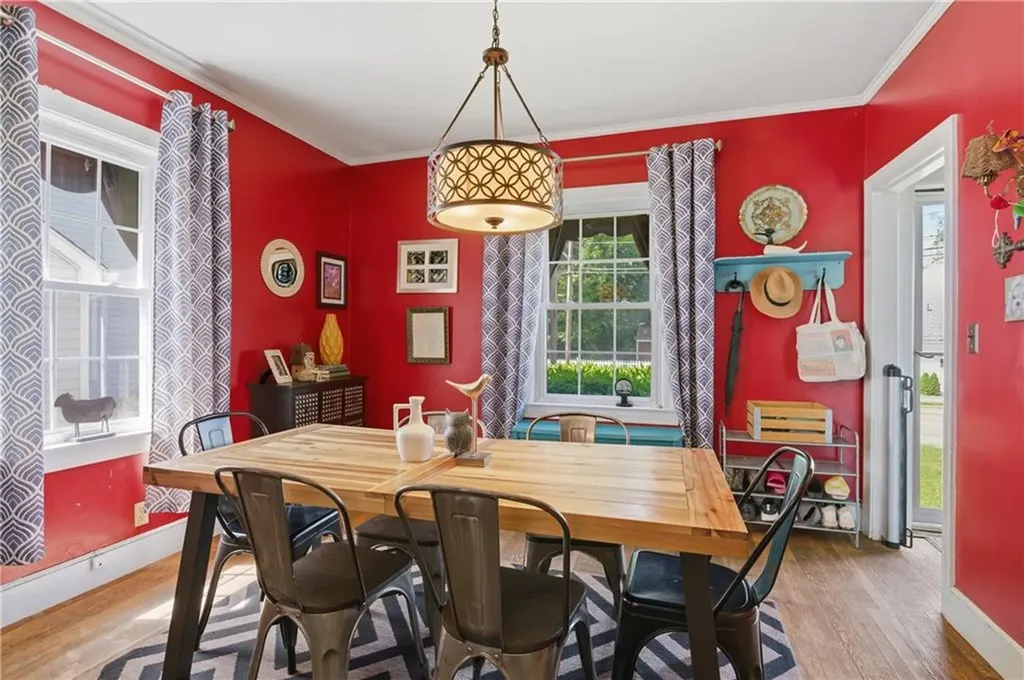 69 Roger Williams Avenue East Providence RI 02916