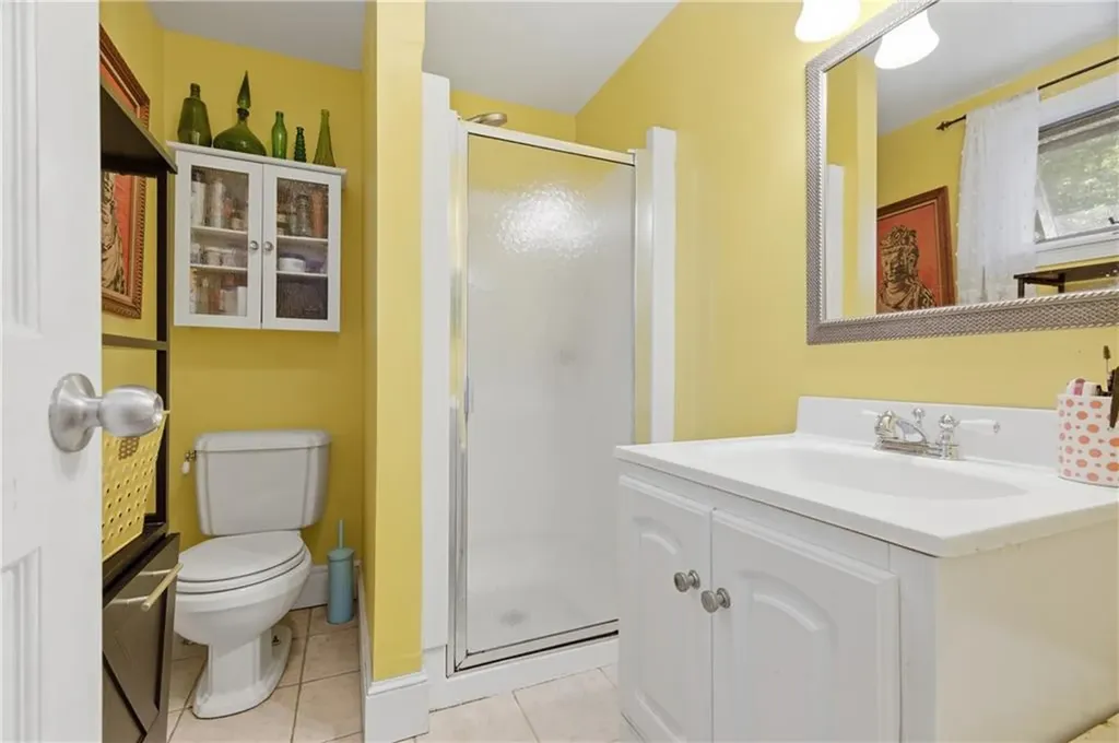 69 Roger Williams Avenue East Providence RI 02916