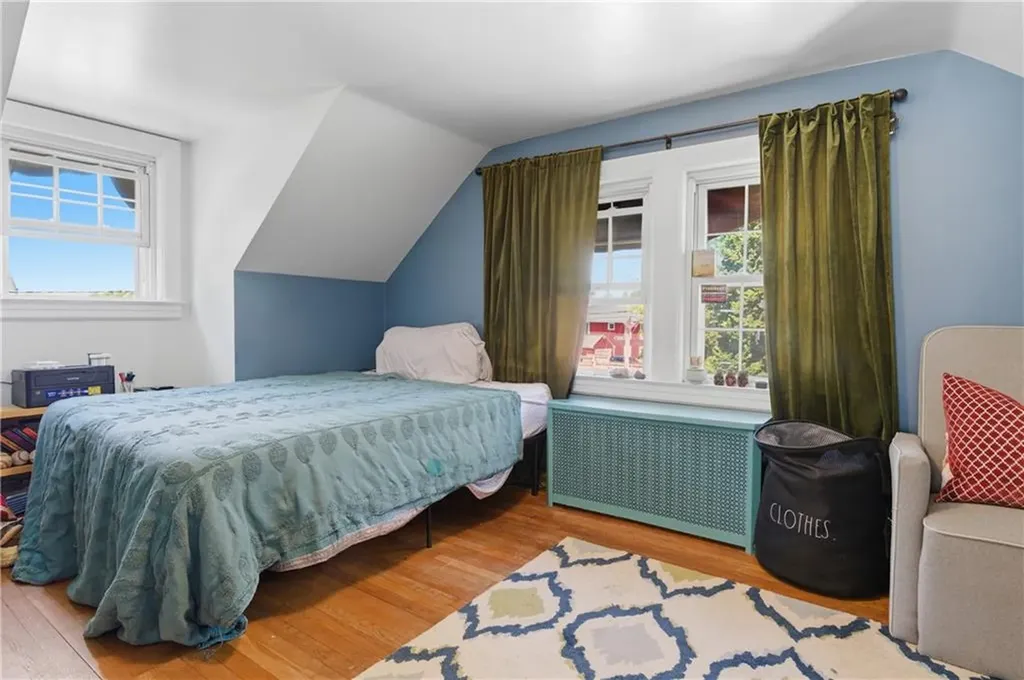 69 Roger Williams Avenue East Providence RI 02916