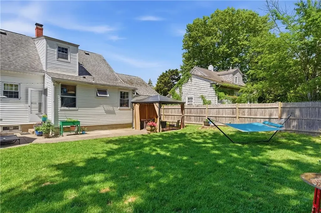 69 Roger Williams Avenue East Providence RI 02916
