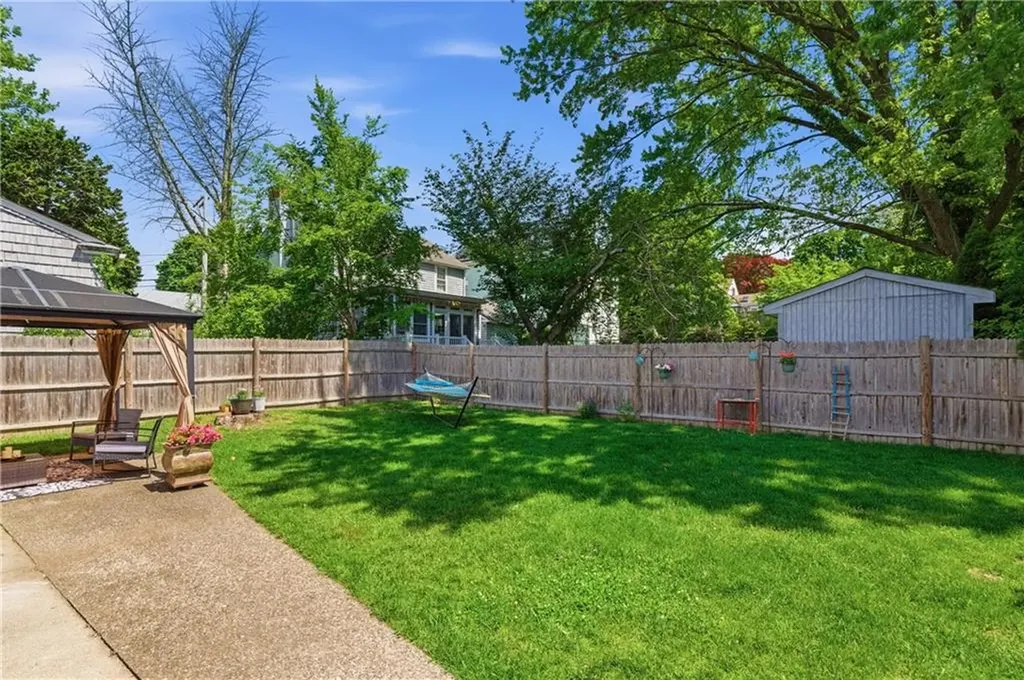 69 Roger Williams Avenue East Providence RI 02916