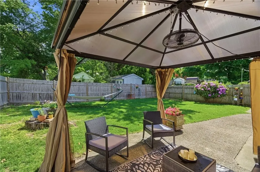 69 Roger Williams Avenue East Providence RI 02916