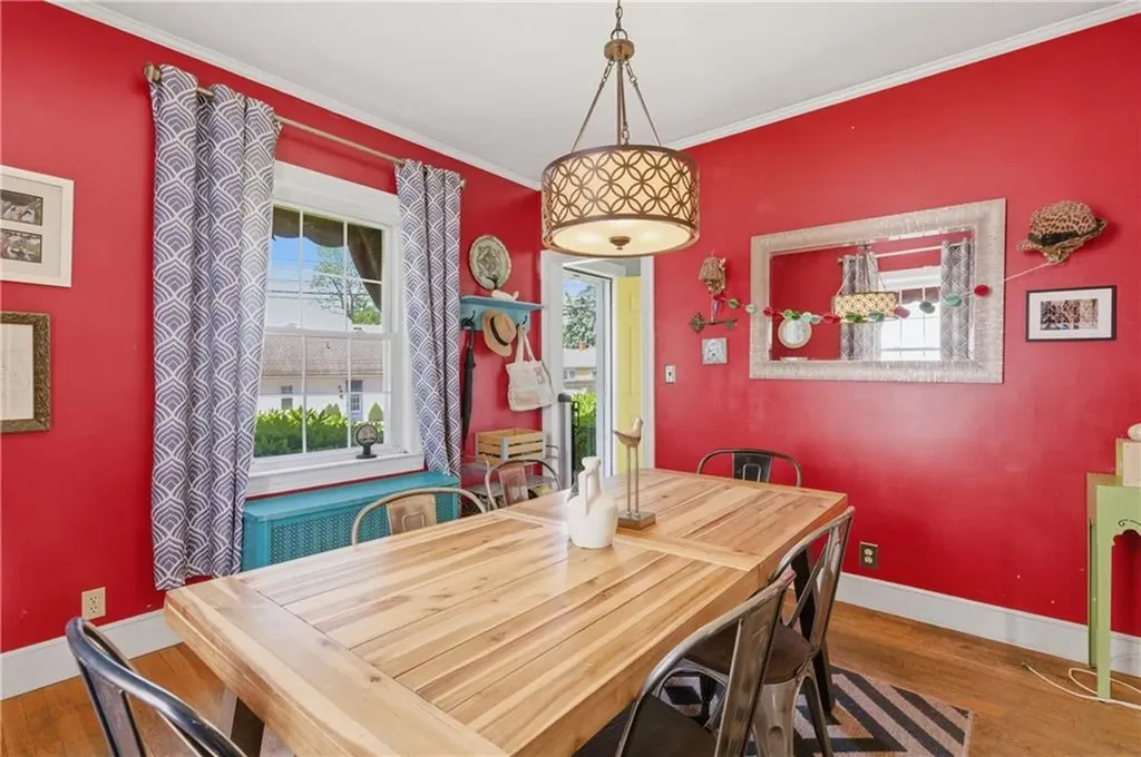 69 Roger Williams Avenue East Providence RI 02916