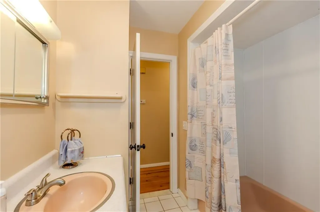 26 Seneca Road Portsmouth RI 02871