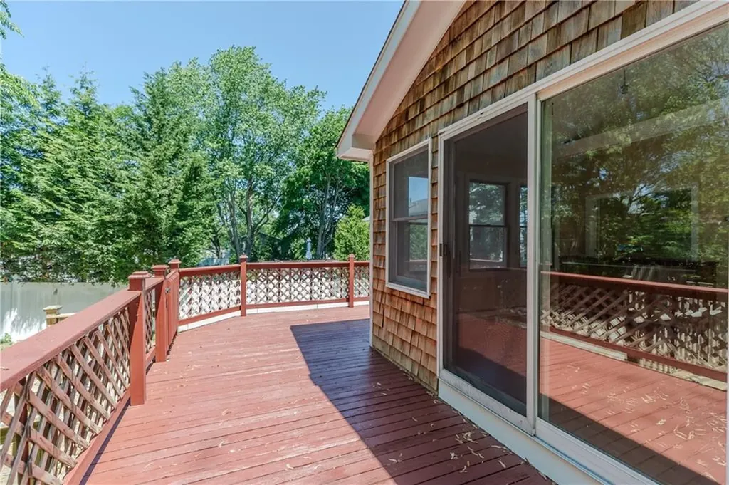 26 Seneca Road Portsmouth RI 02871