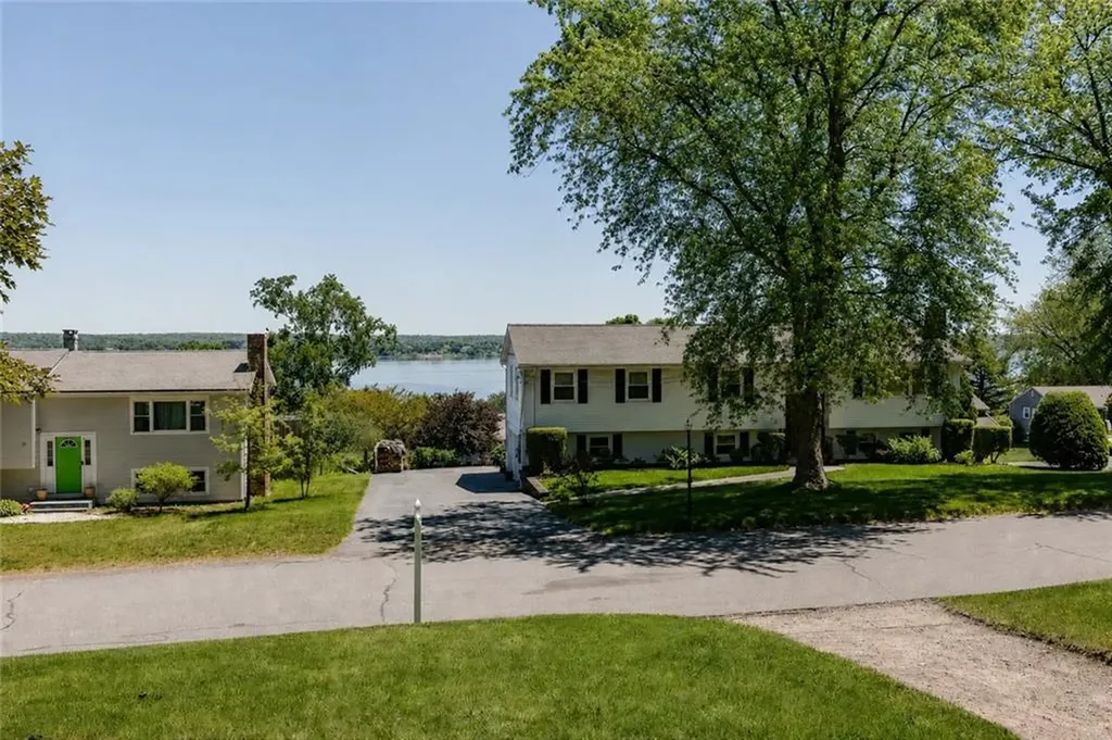 26 Seneca Road Portsmouth RI 02871