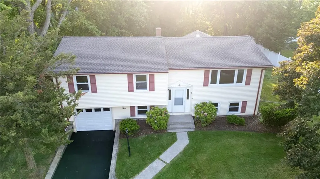 26 Seneca Road Portsmouth RI 02871