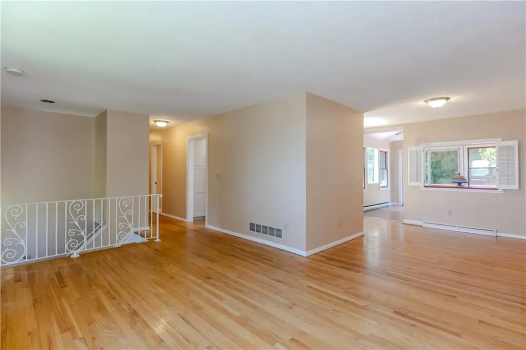 26 Seneca Road Portsmouth RI 02871