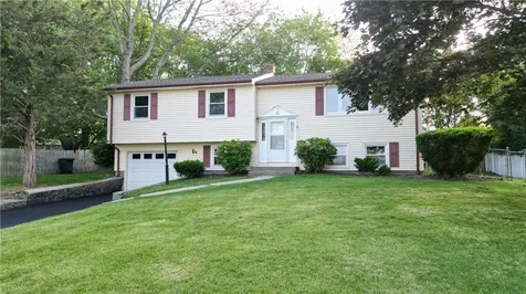 26 Seneca Road Portsmouth RI 02871