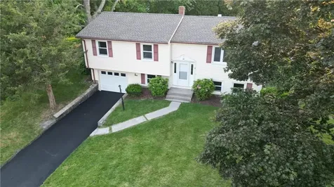 26 Seneca Road Portsmouth RI 02871