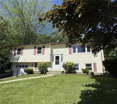 26 Seneca Road Portsmouth RI 02871