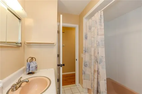 26 Seneca Road Portsmouth RI 02871