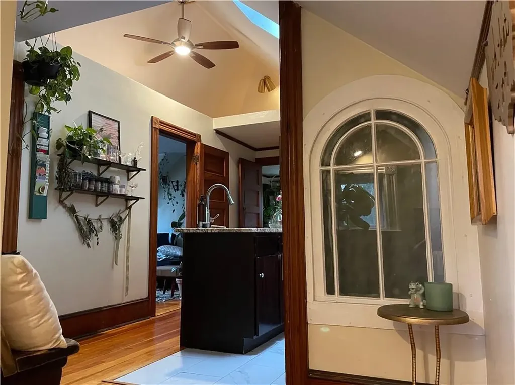 121 Rutherglen Avenue Providence RI 02907