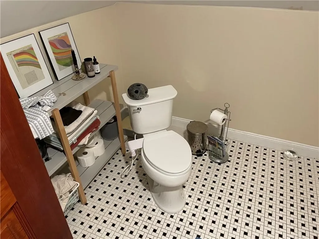 121 Rutherglen Avenue Providence RI 02907