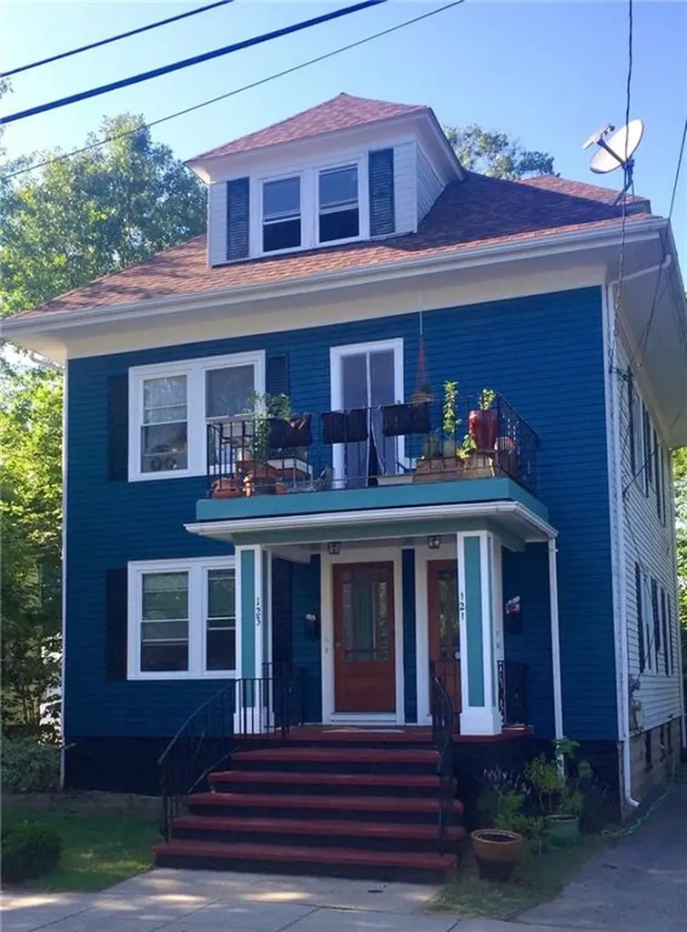 121 Rutherglen Avenue Providence RI 02907