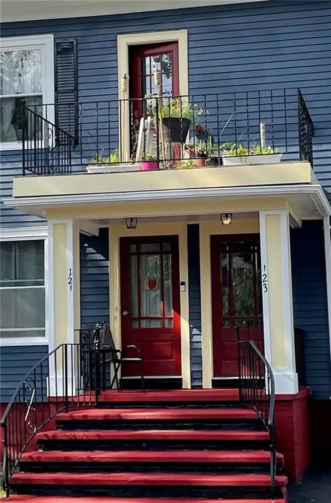 121 Rutherglen Avenue Providence RI 02907