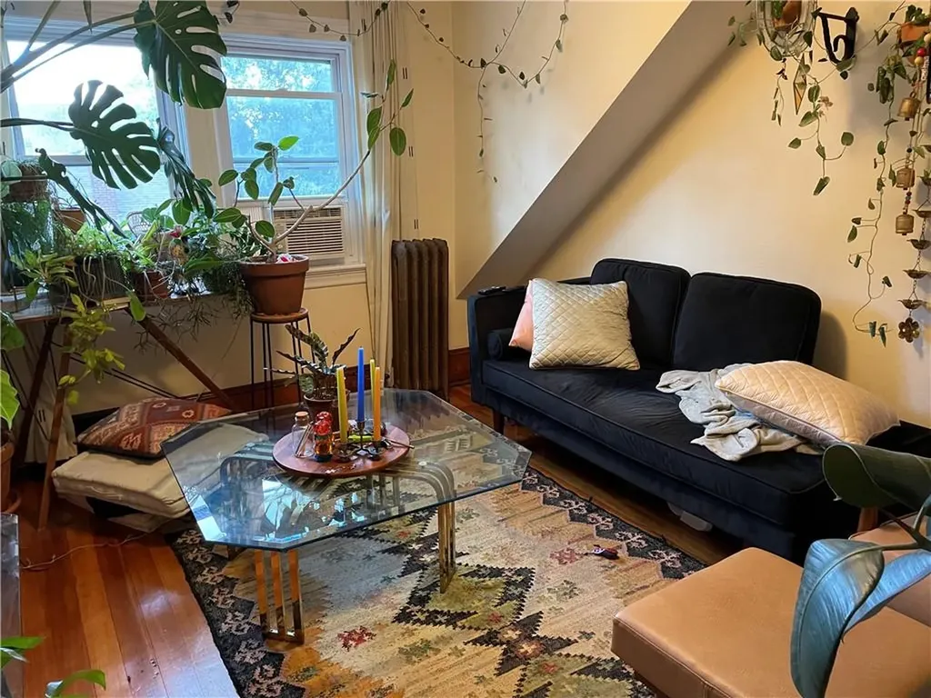 121 Rutherglen Avenue Providence RI 02907