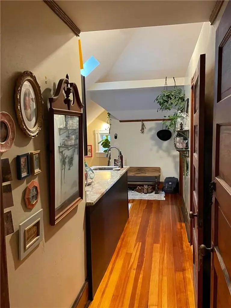 121 Rutherglen Avenue Providence RI 02907