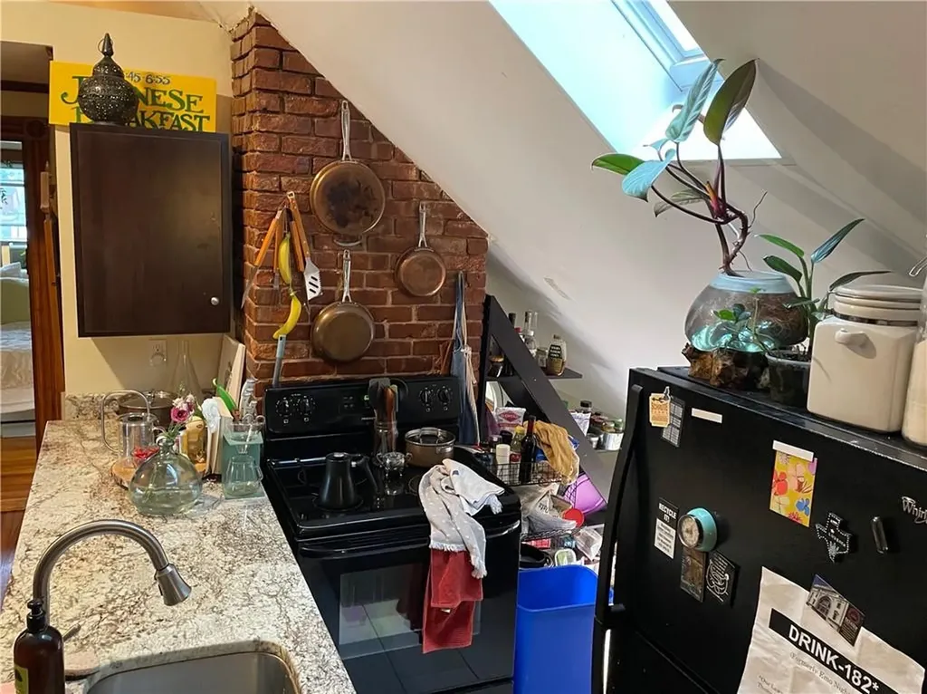 121 Rutherglen Avenue Providence RI 02907