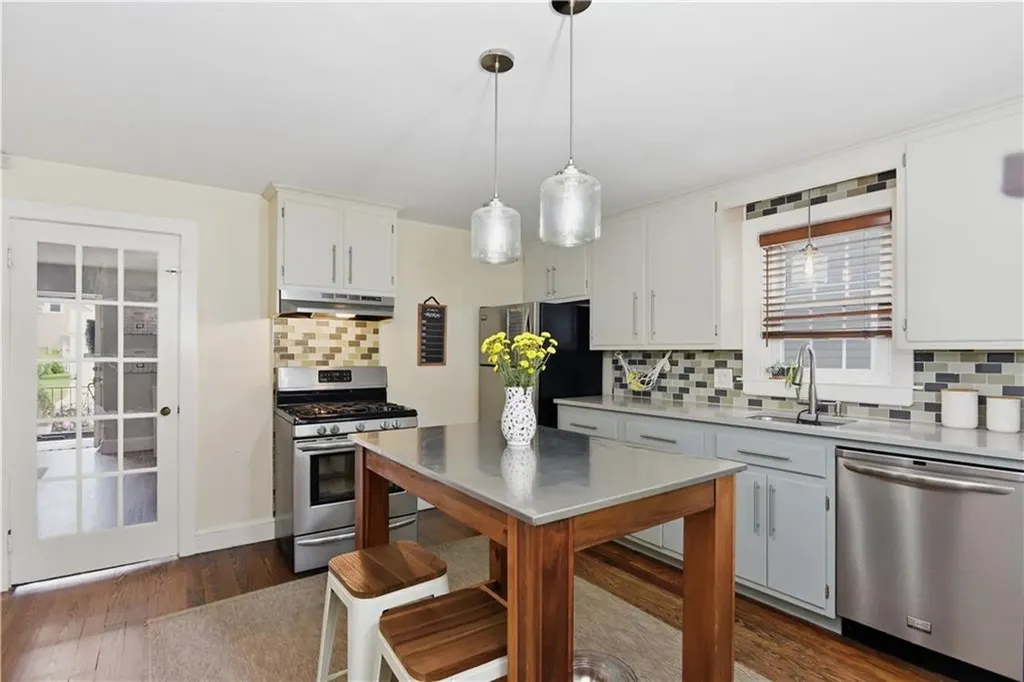 96 Meridian Street Providence RI 02908