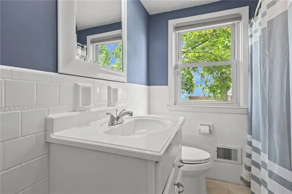 83 Bateman Avenue Cranston RI 02920