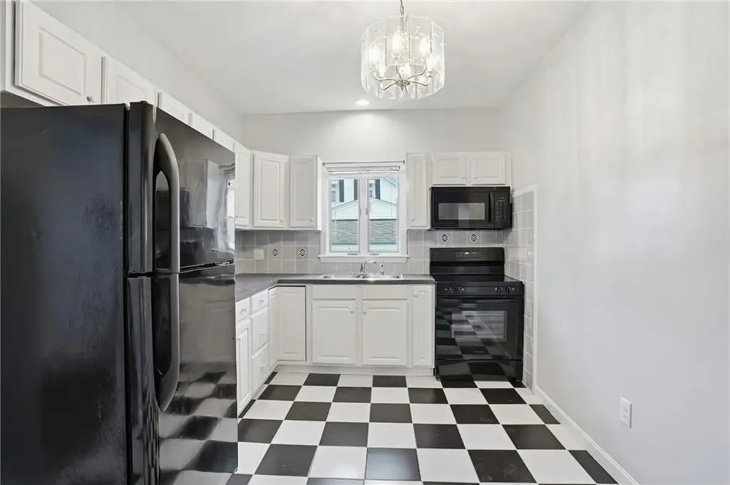10 Mayflower Street East Providence RI 02914