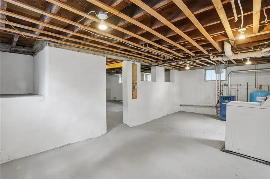 10 Mayflower Street East Providence RI 02914