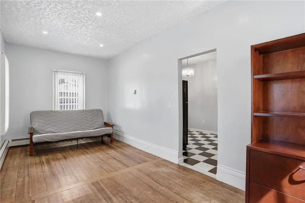 10 Mayflower Street East Providence RI 02914