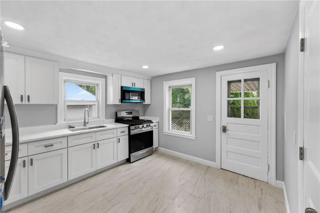 28 Hazard Street Pawtucket RI 02860